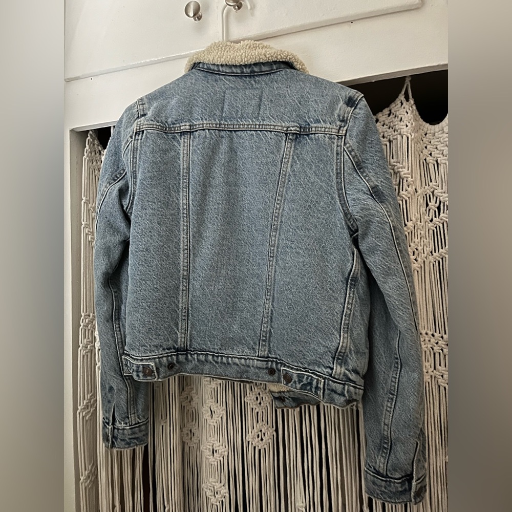 Levi’s Jean Jacket - Picture 2 of 6